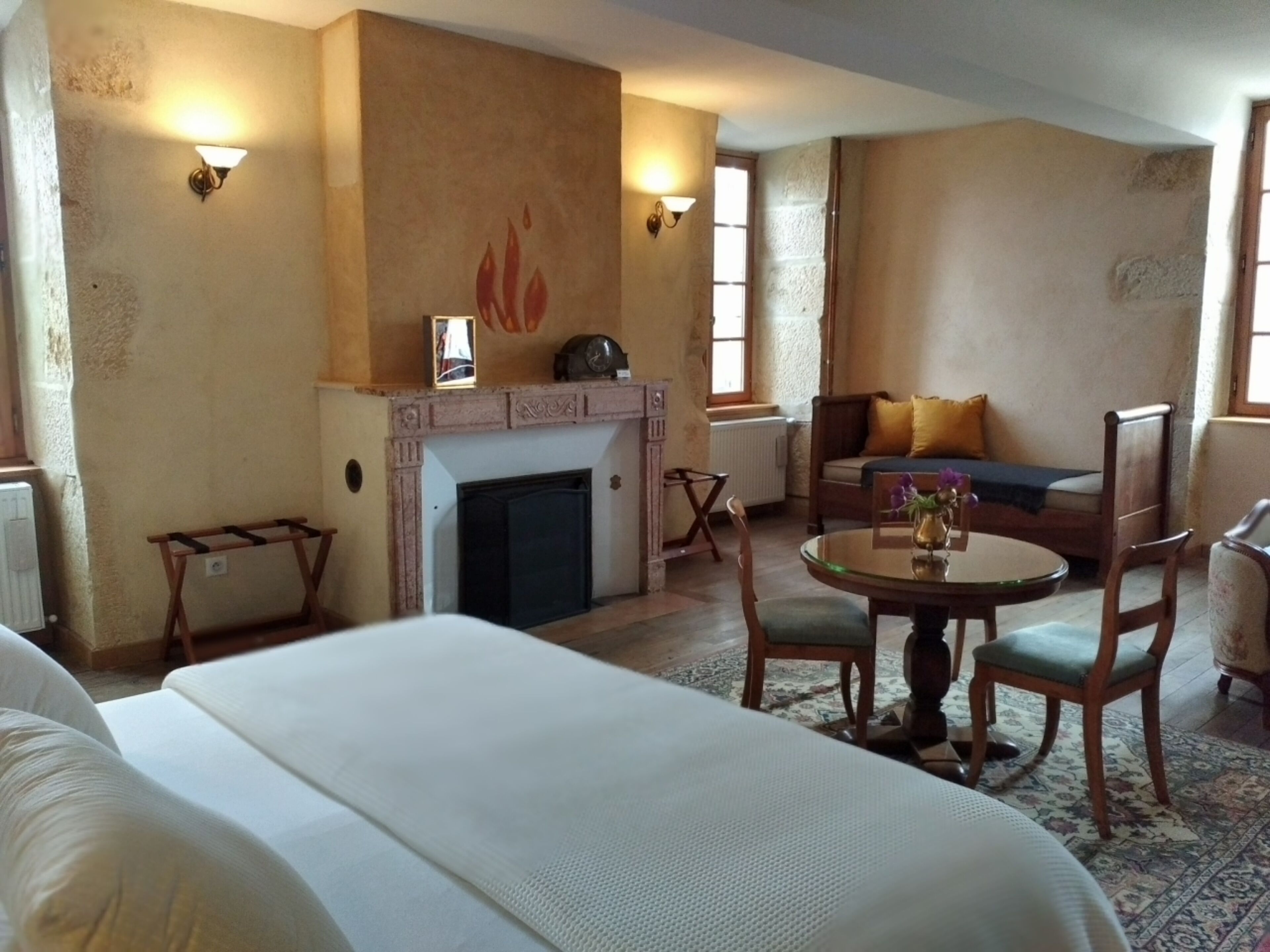 Superior Suite, Non Smoking, City View | Premium bedding, desk, soundproofing, free WiFi