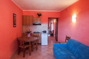 Interior - Apartment in the Langhe (Albaretto della Torre)