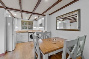 Dining - Conveniently located to explore all that Cornwall and Devon have to offer (SALTASH)