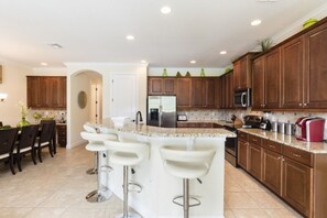 ヴィラ (1 Bedroom) | 専用キッチン | 電子レンジ、オーブン、コンロ、食器洗い機