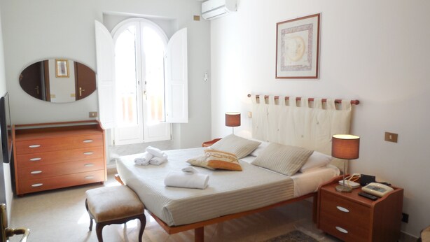 2 bedrooms - Apartment for 4 Persons (Rome)