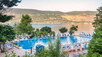 Seasonal outdoor pool