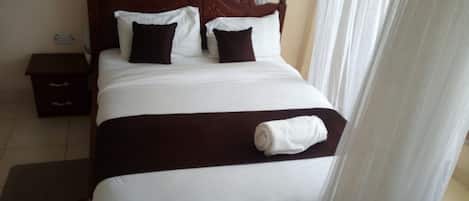 Desk, free WiFi, bed sheets