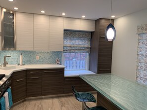 Fridge, microwave, oven, stovetop - Manhattan on the Beach! Beach block just a short walk up the block  (Lavallette)