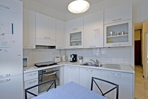 Interior - Chiesarossa Holiday Home - Ideal for Families (Milan)