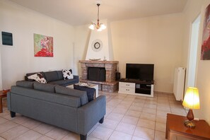 Comfort Villa, 4 Bedrooms, Sea View | Free WiFi, bed sheets - S&C Kosmos Beach Resort (Corfu)