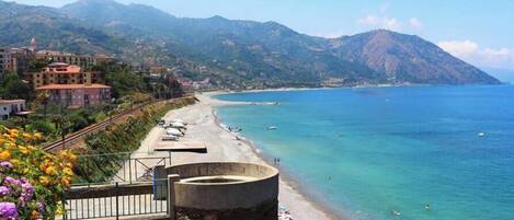 Room, 2 Bedrooms, Smoking, Garden View | Beach