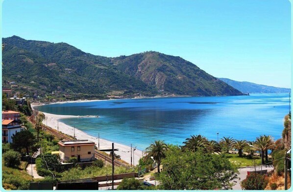 Room, 2 Bedrooms, Smoking, Garden View | Beach
