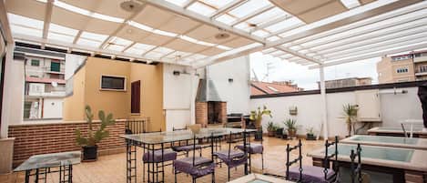Apartamento, 2 quartos, terraço | Terraço/pátio