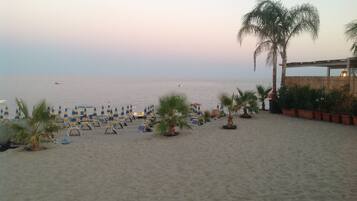 Apartment, 2 Bedrooms, Terrace, City View | Beach