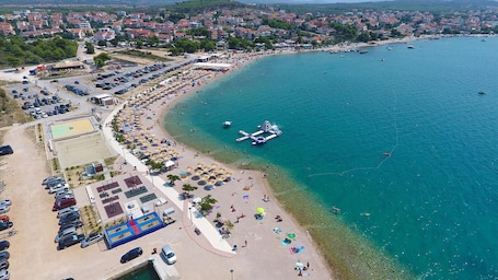 Beach. Apartmani Dragović Brodarica
