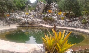 Outdoor pool, sun loungers - Pousada Kabana de Pedra (Ibicoara)