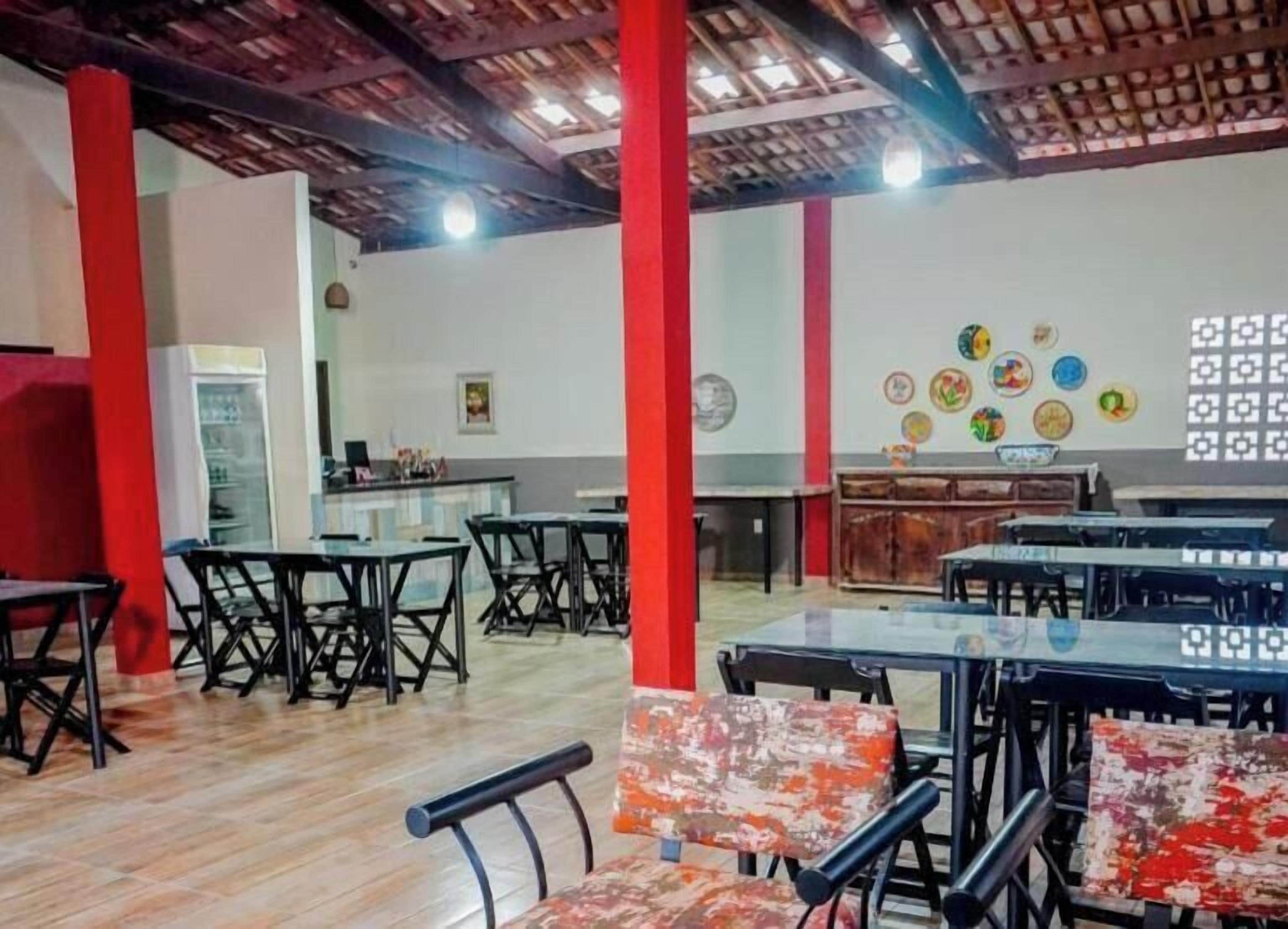 早餐，供應午餐和晚餐