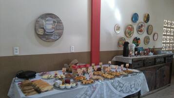 Café da manhã, almoço e jantar