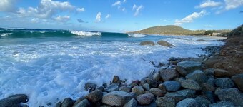 50m2 furnished apartment. Sleeps 4. Garden with terraces. Swimming pool.