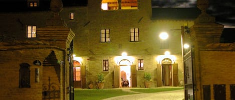 Villa, varias habitaciones, alberca privada | Exterior