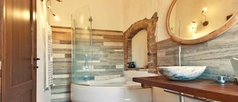 House, 2 Bedrooms, Smoking, Terrace | Bathroom
