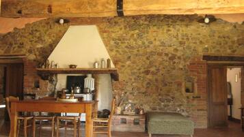 House, 2 Bedrooms, Smoking, Terrace | Dining room