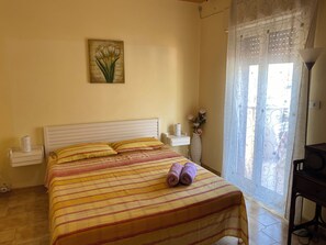 House, 4 Bedrooms, Smoking, Balcony | 4 bedrooms
