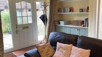 Smart TV, fireplace, DVD player, books