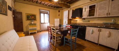 Leilighet, 2 soverom, terrasse, byutsikt | Innvendig