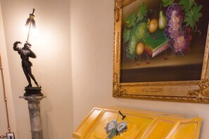 Apartment, 2 Bedrooms, Terrace, City View | Lounge