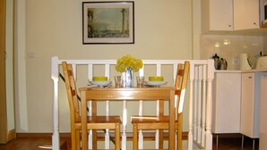 Ferienhaus, 1 Schlafzimmer, Terrasse, Gartenblick | Speisen