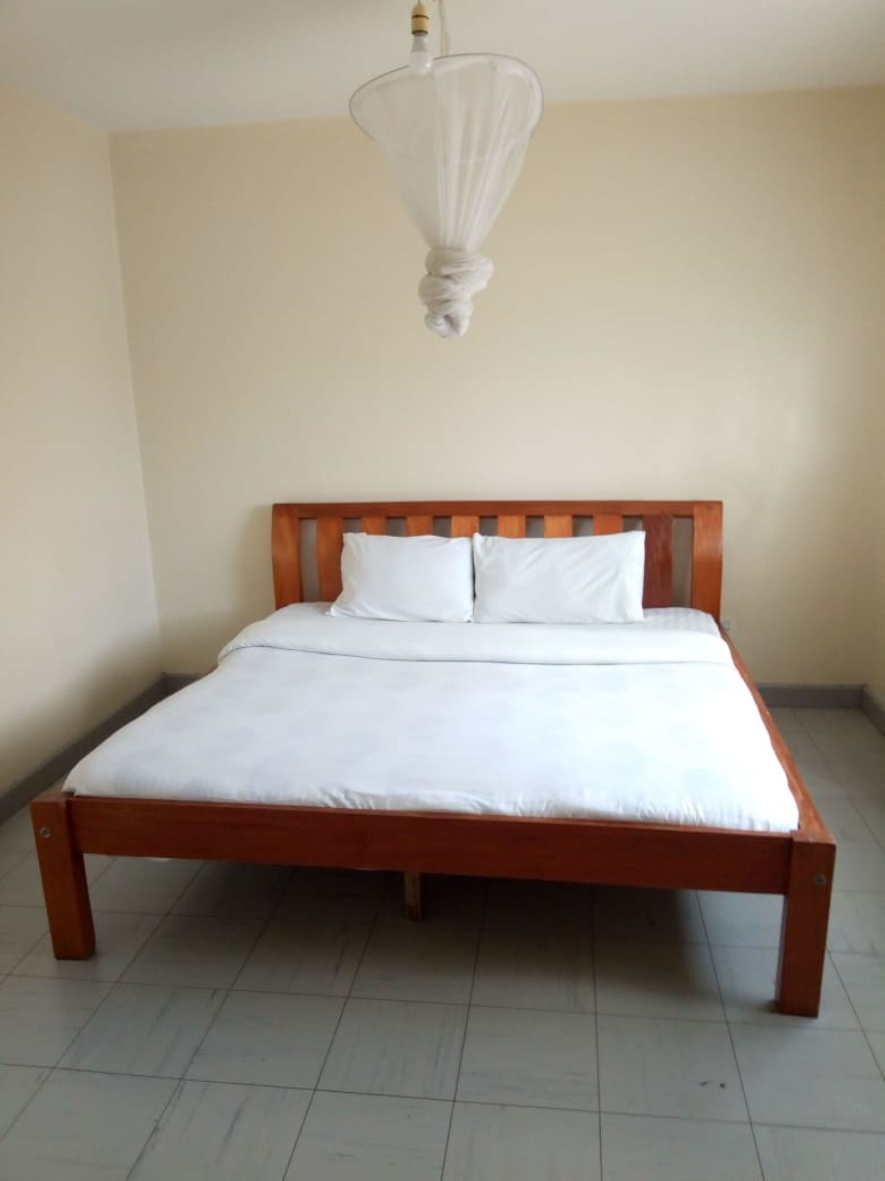 Double Room | Desk, free WiFi, bed sheets