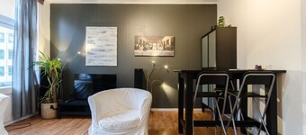 StayPlus Comfy 1BR Apt - Hip Area