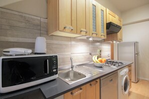 Apartment, 1 Bedroom | Private kitchen