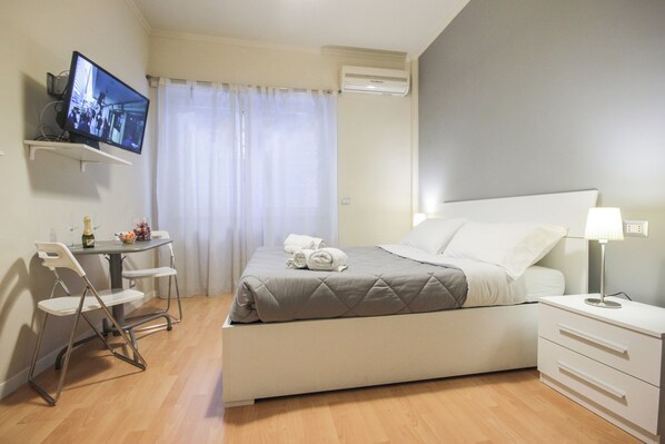 1 bedroom, iron/ironing board, travel crib, free WiFi