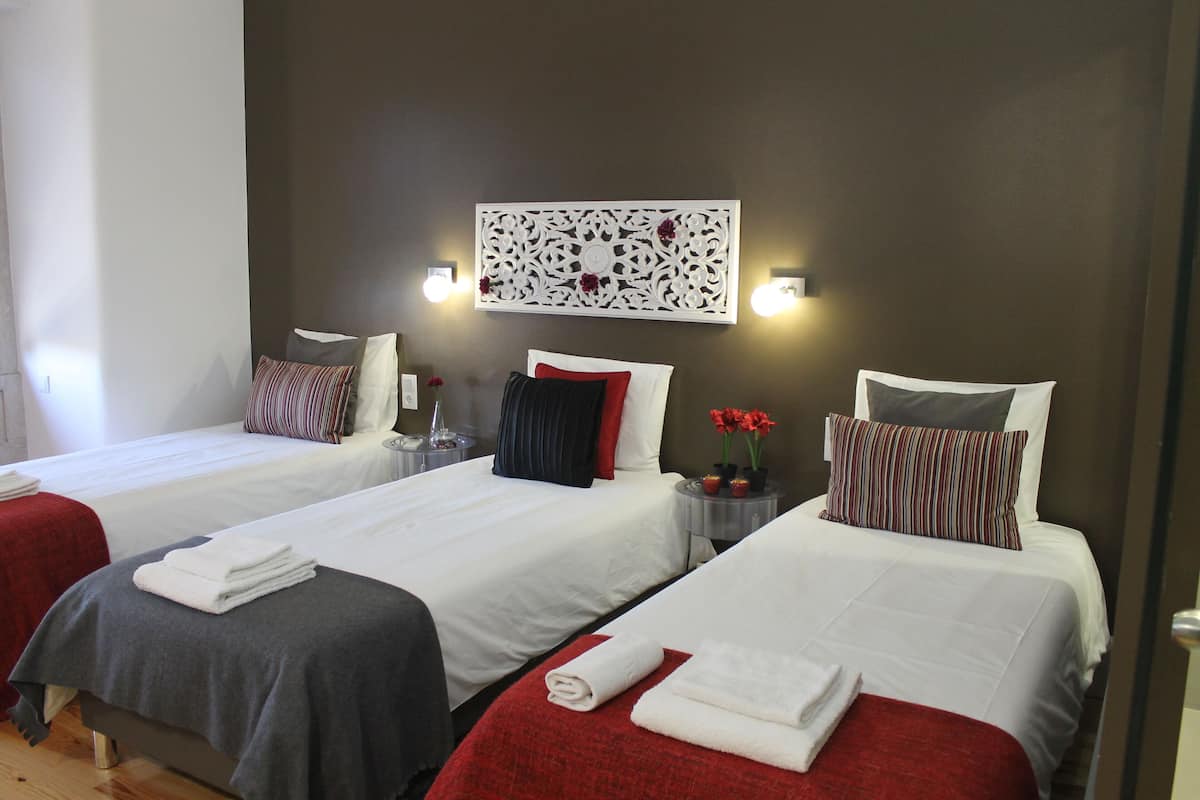 Suite Supérieure | 1 chambre, bureau, Wi-Fi gratuit, draps fournis