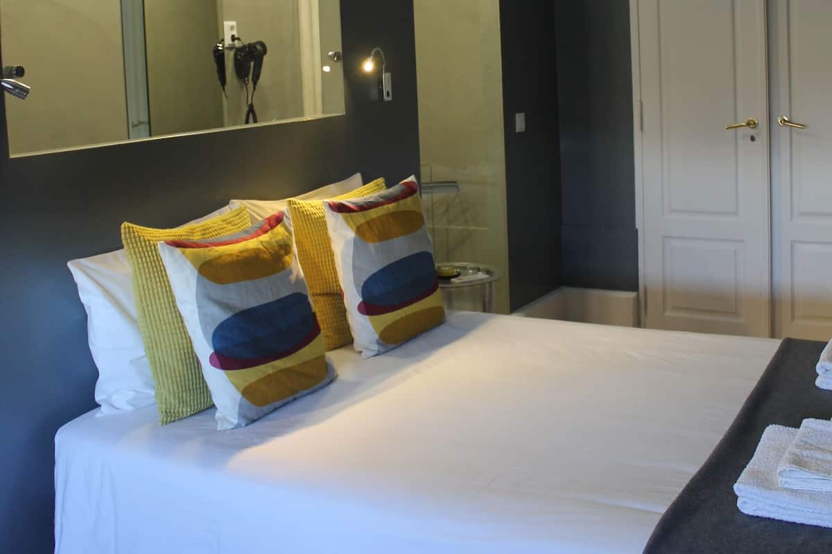 Suite Familiale | 1 chambre, bureau, Wi-Fi gratuit, draps fournis