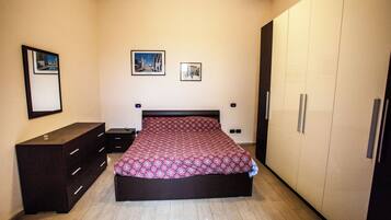 2 camere, culla da viaggio
