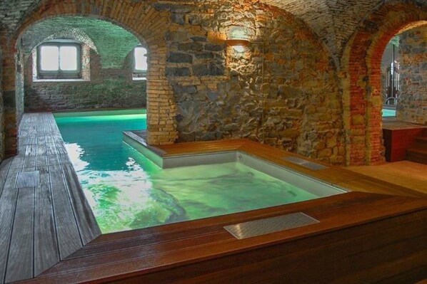 Villa, 2 chambres, fumeur, patio | Piscine | Piscine extérieure