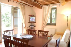 Villa, 2 habitaciones, para fumadores, patio | Restaurantes