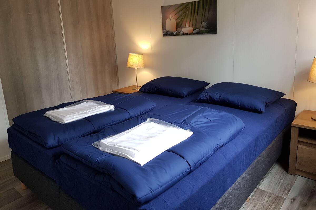 Chalet (Autumn) | Cots/infant beds, free WiFi