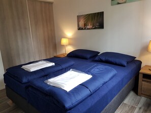 Chalet (Autumn) | Cots/infant beds, free WiFi - Recreatiepark de Heimolen (Baarle-Nassau)
