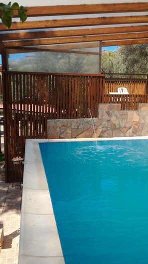 Quarto, 1 quarto, para fumantes, vista para o jardim | Piscina | Piscina externa