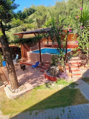 Chambre, 1 chambre, fumeur, vue sur le jardin | Piscine | Piscine extérieure