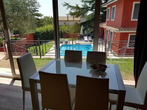 Vila, 1 quarto, piscina particular, vista para a piscina | Vista da propriedade