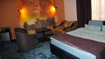 Luxury-Doppel- oder -Zweibettzimmer, Nichtraucher, Kühlschrank | Individuell eingerichtet, laptopgeeigneter Arbeitsplatz