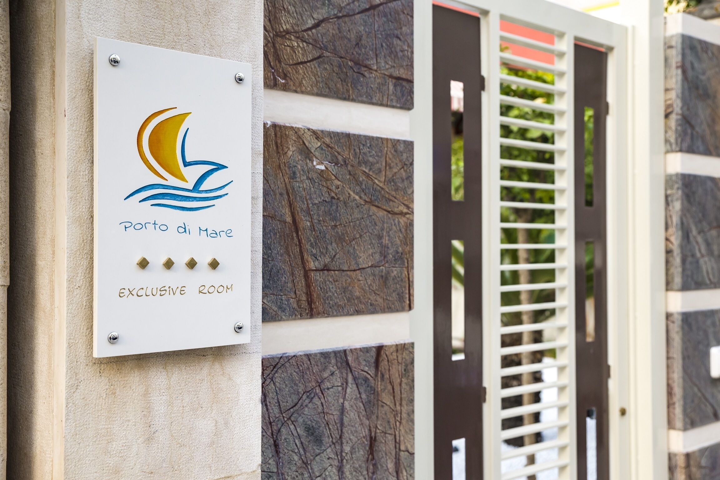 Habitación, 1 habitación, fumadores, balcón | Entrada al alojamiento