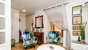 Nhà (Two Bedroom Holiday Home) | Phòng khách