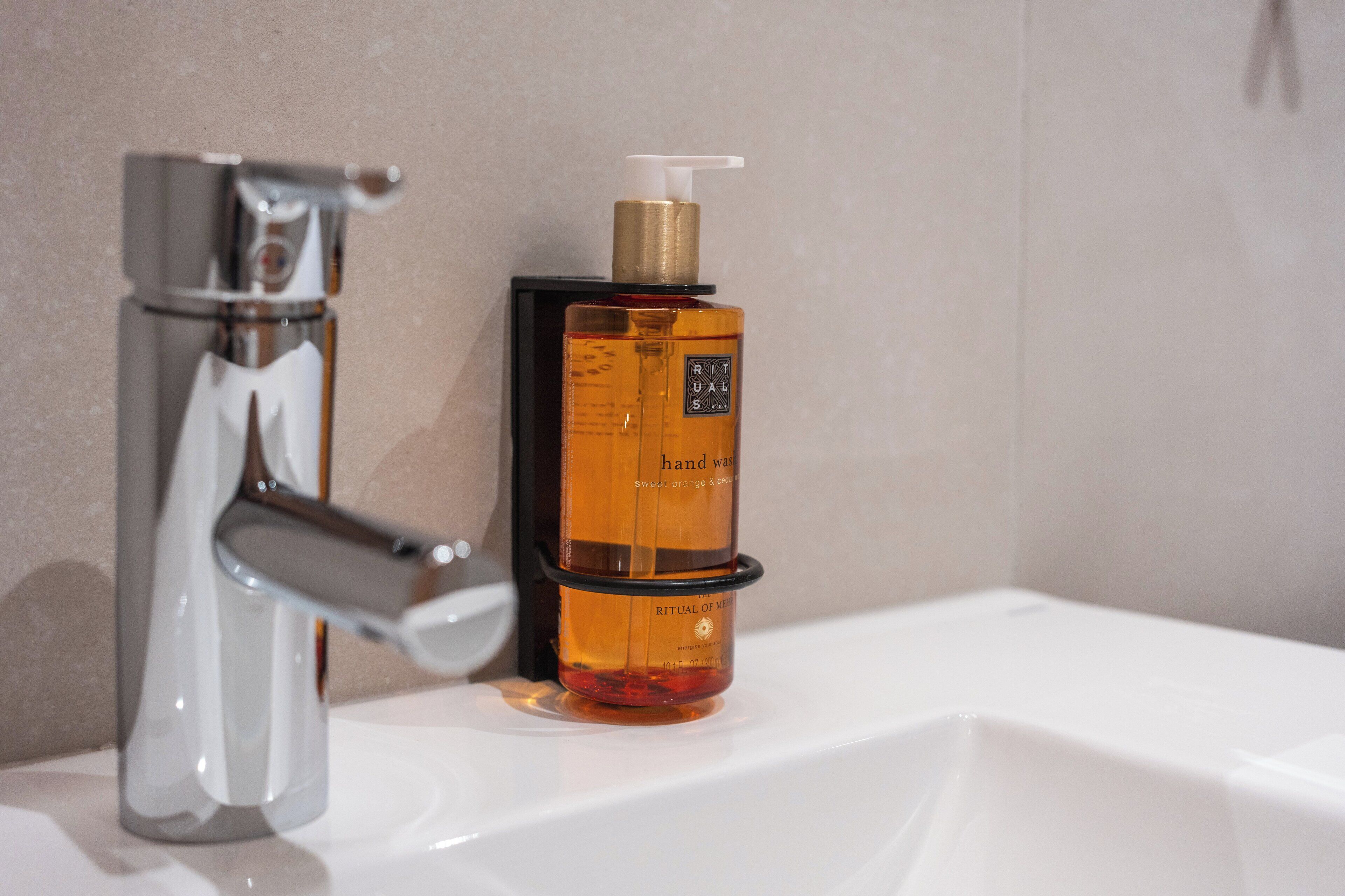 one bedroom apartment | bathroom | shower, eco-friendly toiletries, hair dryer, towels