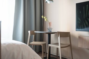 Estudio | Cortinas opacas, wifi gratis, ropa de cama