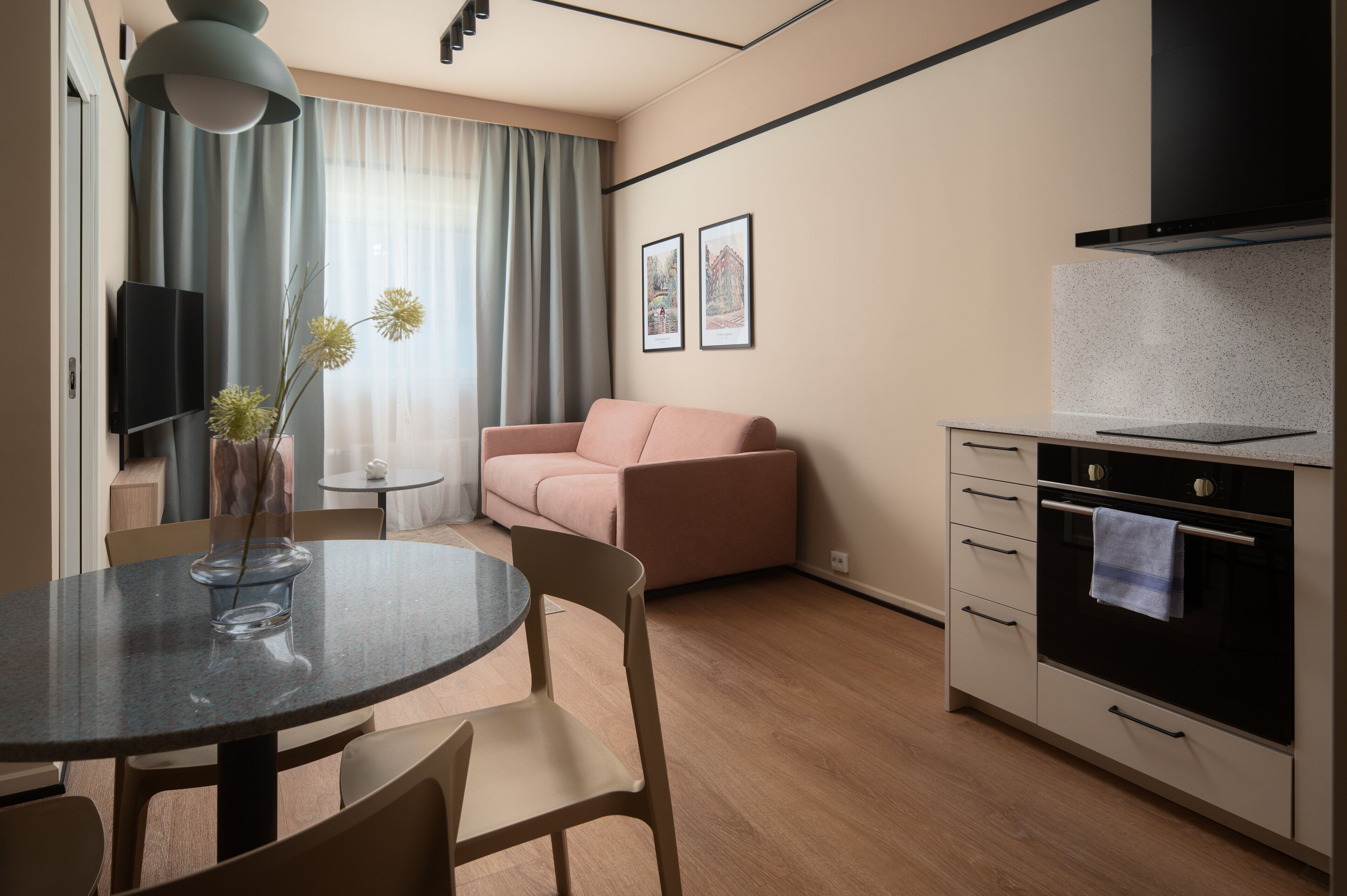 One Bedroom Apartment | Blackout drapes, WiFi (free), bed sheets