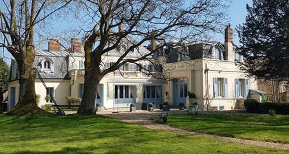 Cabaña para 10 p max / Piscina privada / Estanque / Ubicación ideal / París menos 1 hora