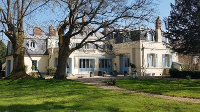 Cottage for 10 p max / Private swimming pool / Pond / Ideal location / Paris less 1 hour