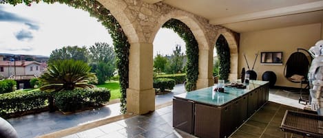 Casa, 5 habitaciones, para fumadores, balcón | Terraza o patio
